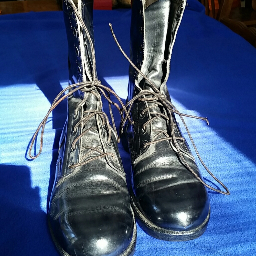 Steel toe black leather  work boots